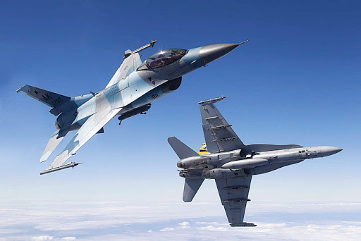 f16 vs F18 DCS World