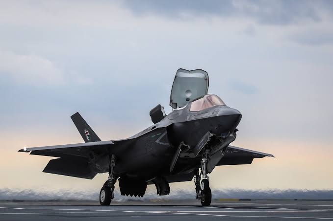 Stealth JET FIGHTER Why Sensor Fusion is GROUND BREAKING Technology.