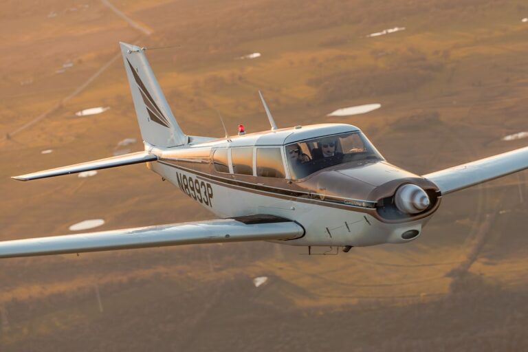 The Complete Guide to the Piper Comanche 250: Specs, History, Safety ...