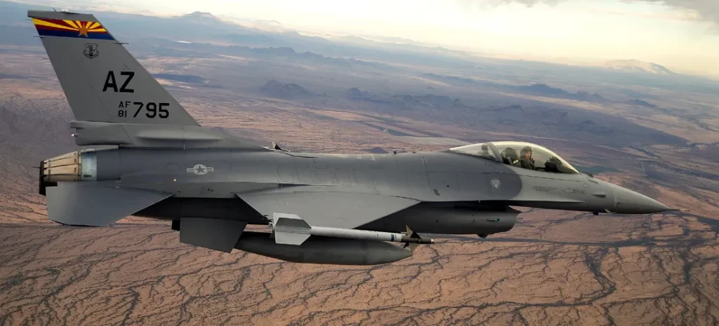 F 16 
