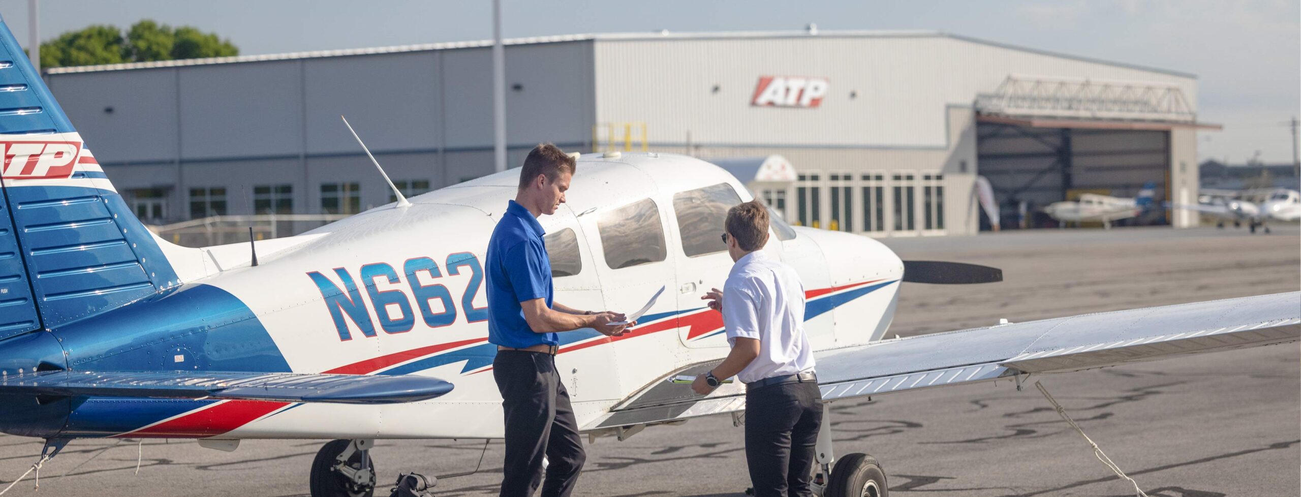 Mastering Basic Flight Procedures in a Flight Simulator. From Runway Dreams to Simulated Reality.