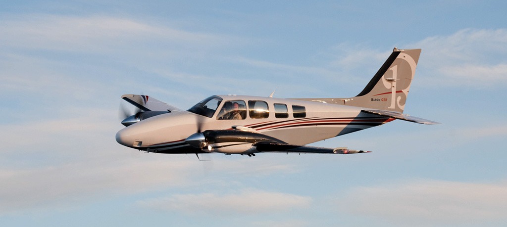 X-Plane 12 Baron 58  Copilot Cruise Decent Lua Script.