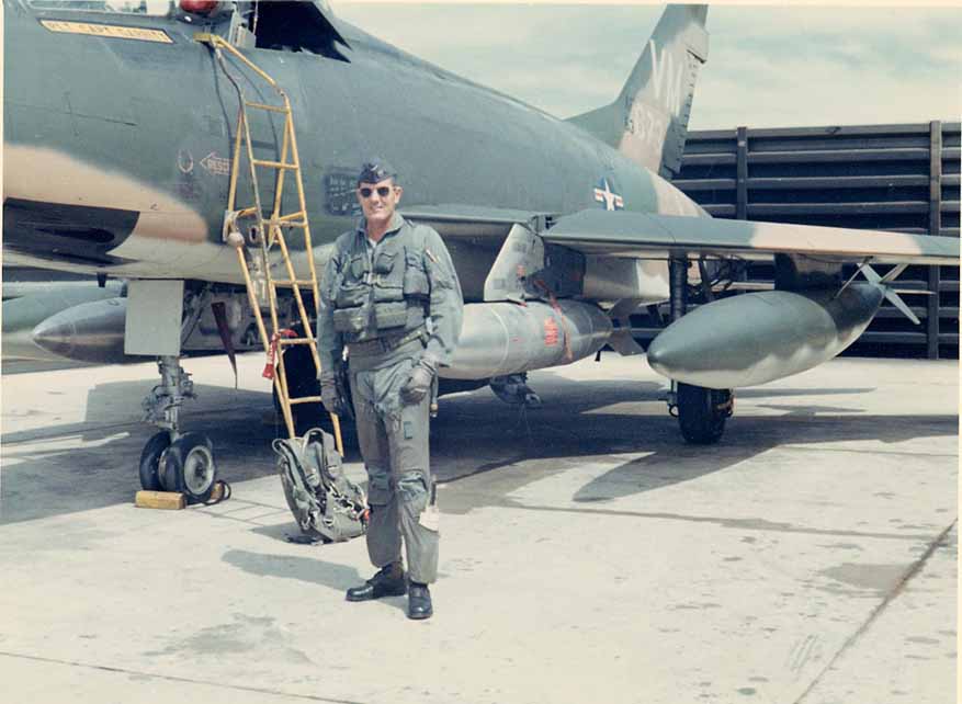 F 100 Super Sabre Air to Air